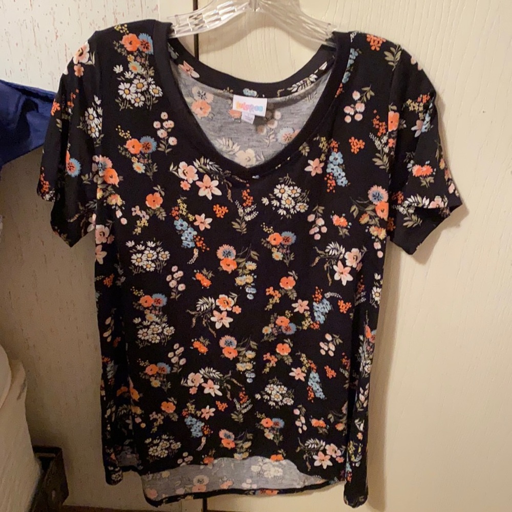 Women’s v neck tee